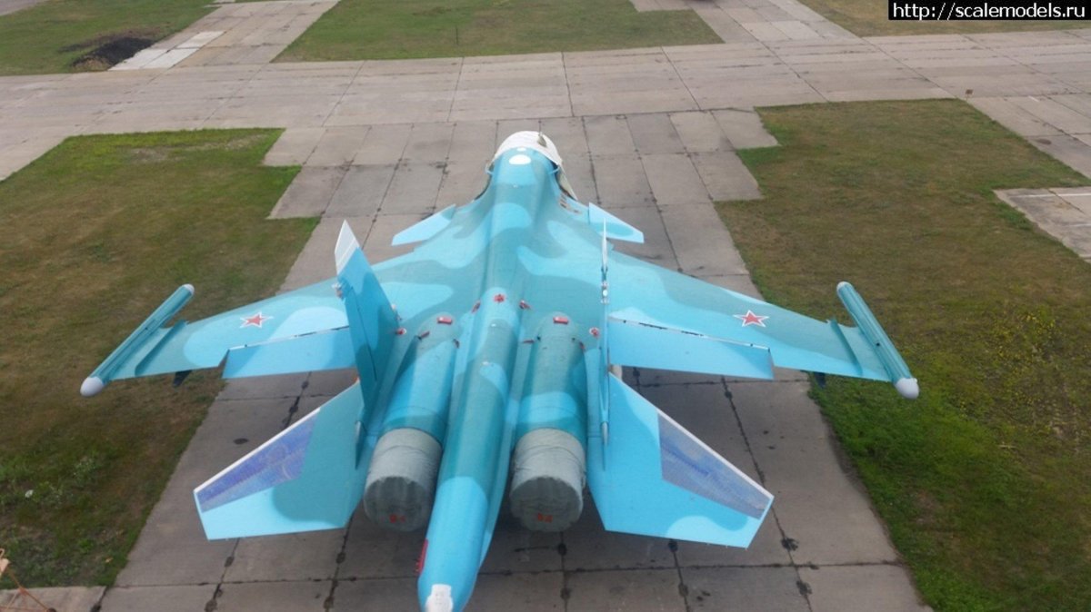 Су-32 самолет