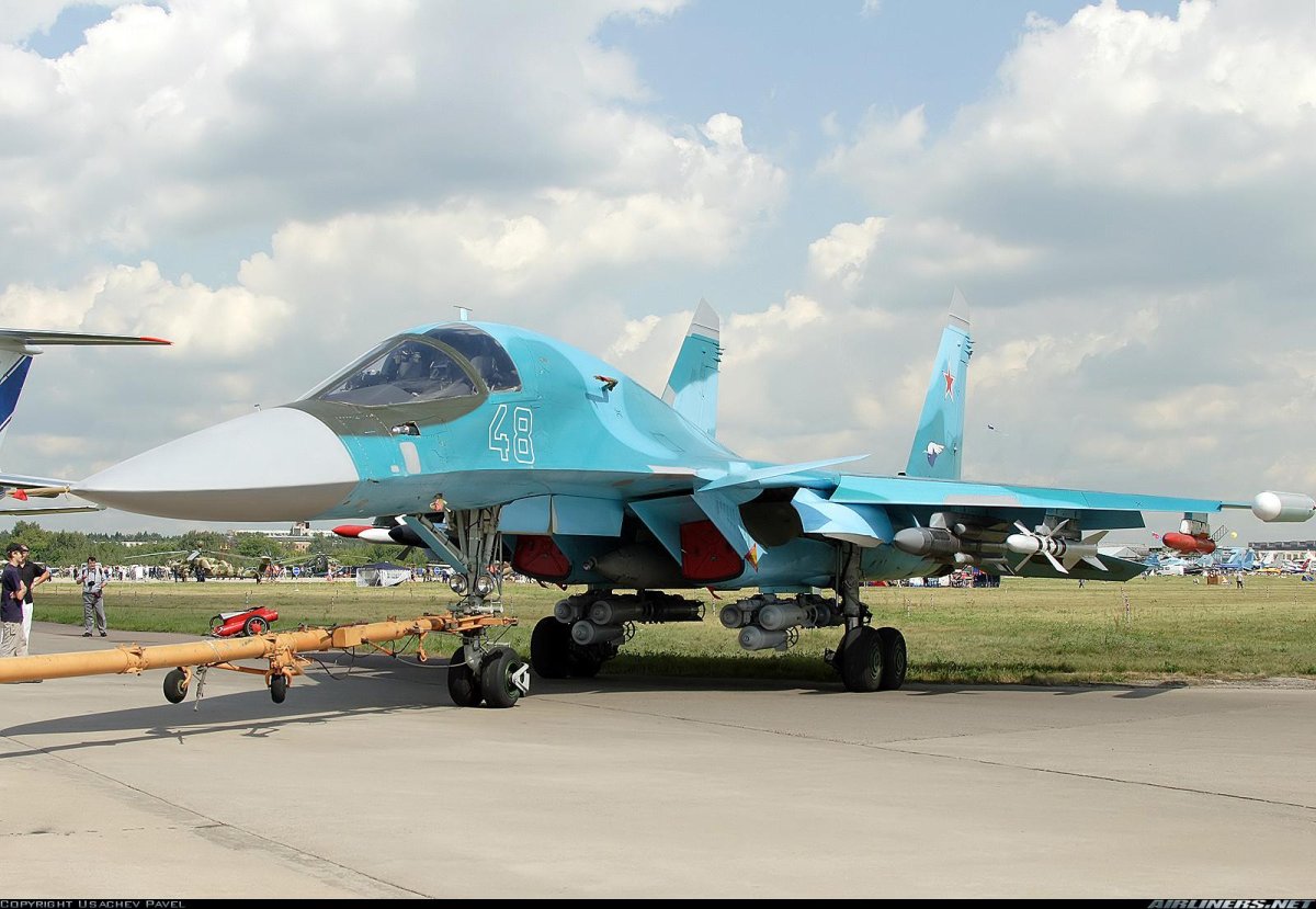 Су-34 бомбардировщик