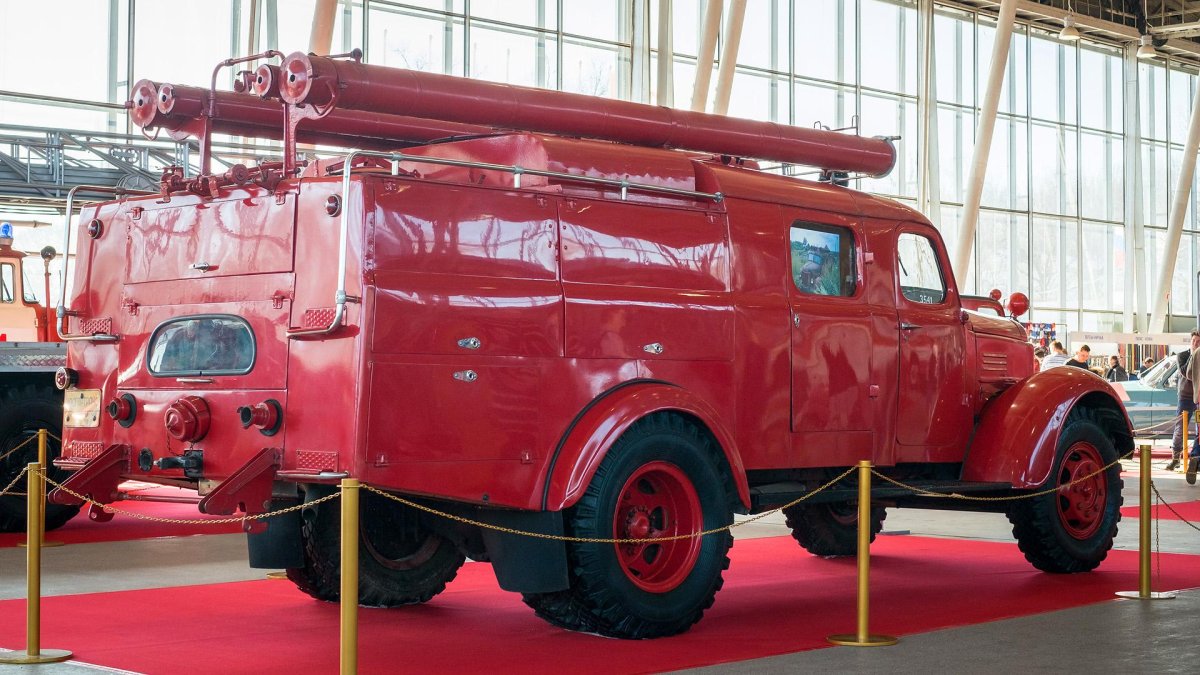 ЗИС 151 салон