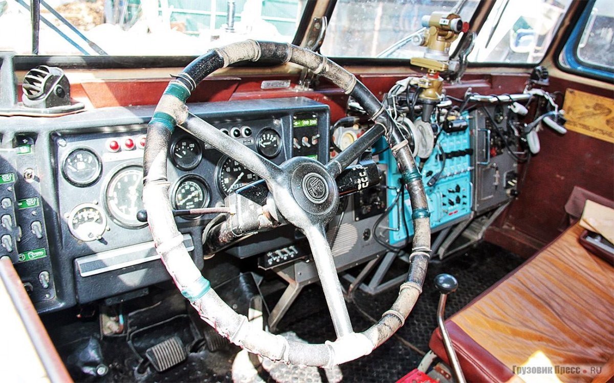 ЗИЛ 49061 В кабине