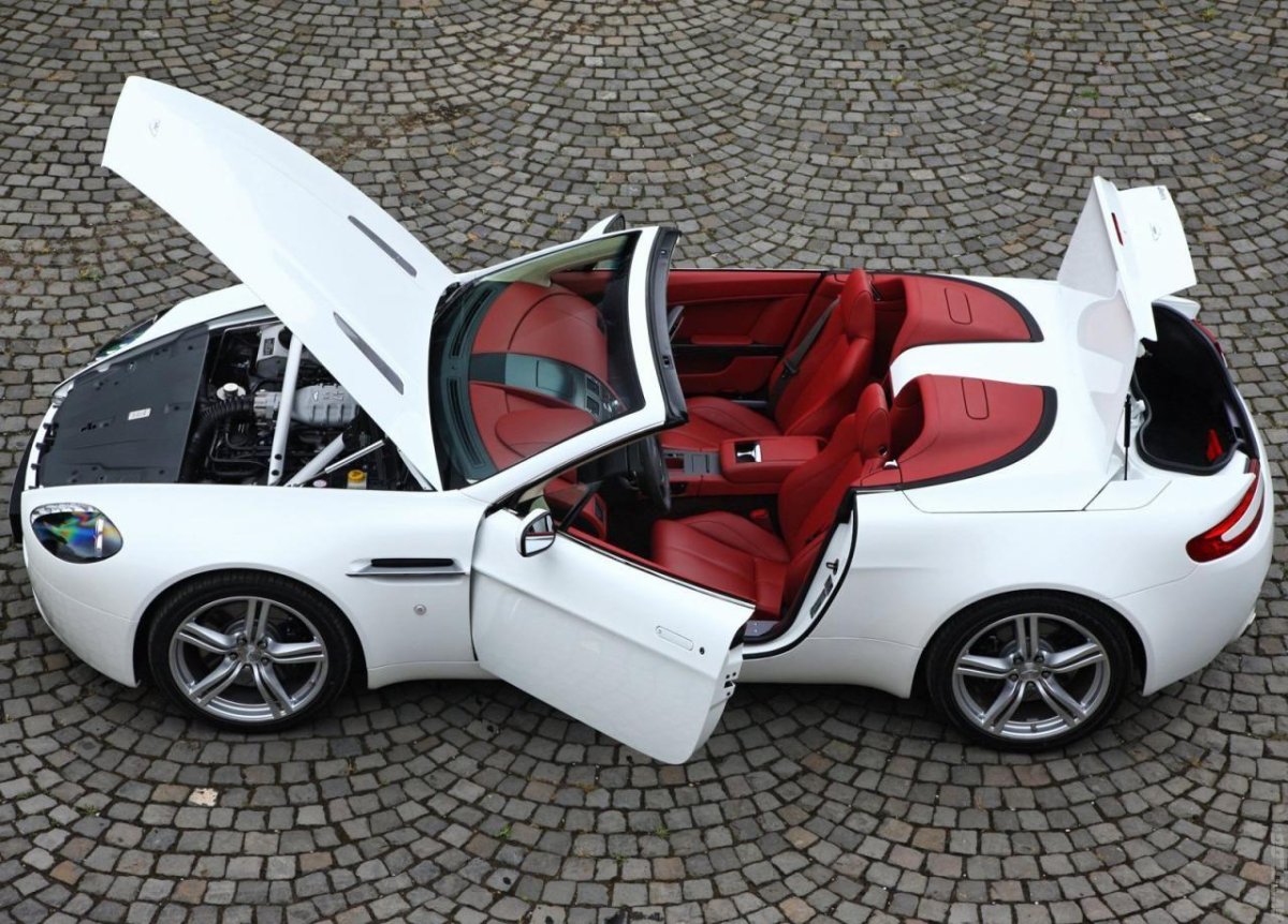 Астон Мартин кабриолет v8 2008