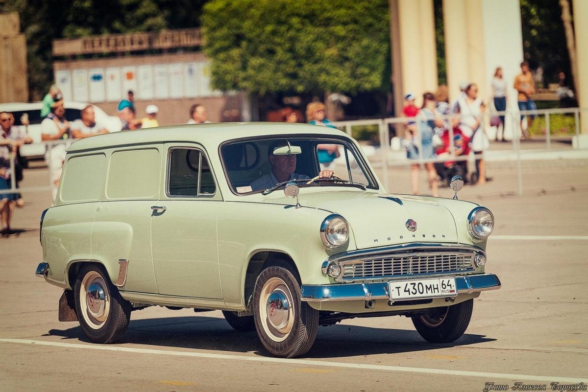 Машина Москвич 430