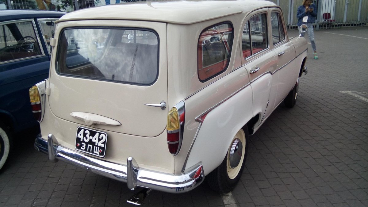 Москвич 423 универсал