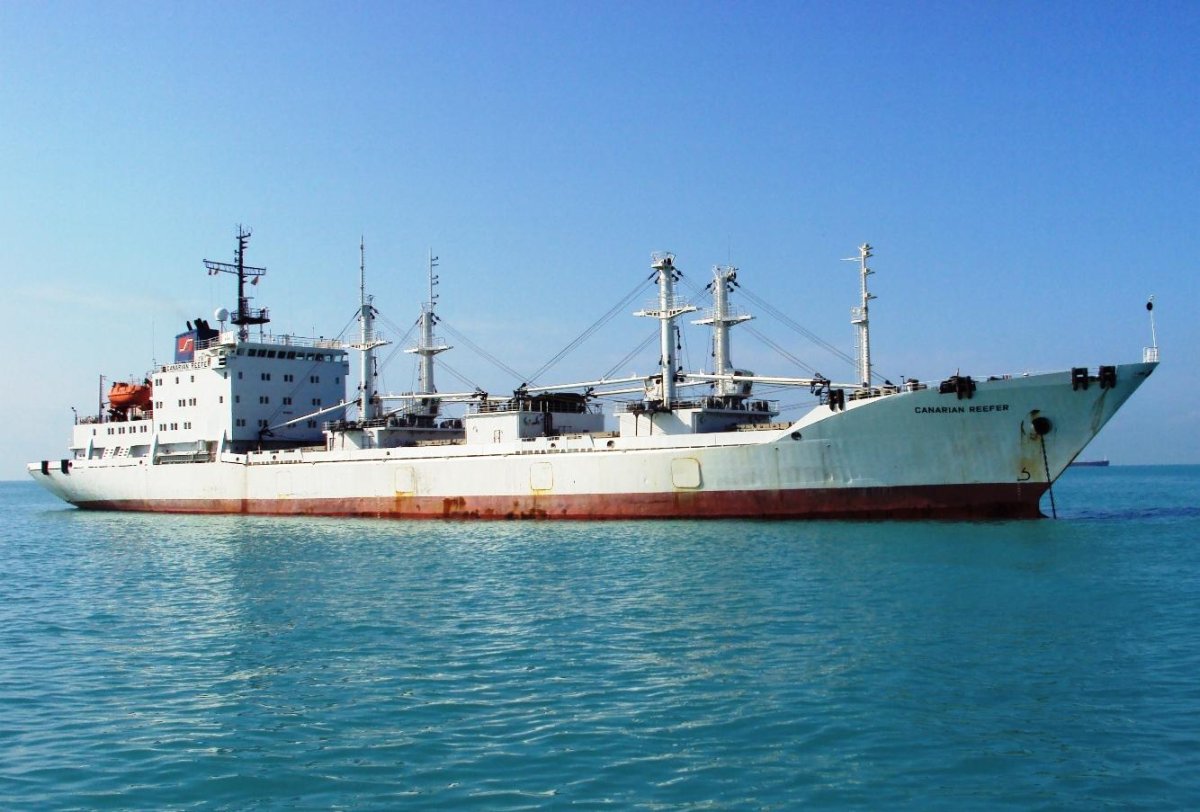 Судно Сароник Бриз