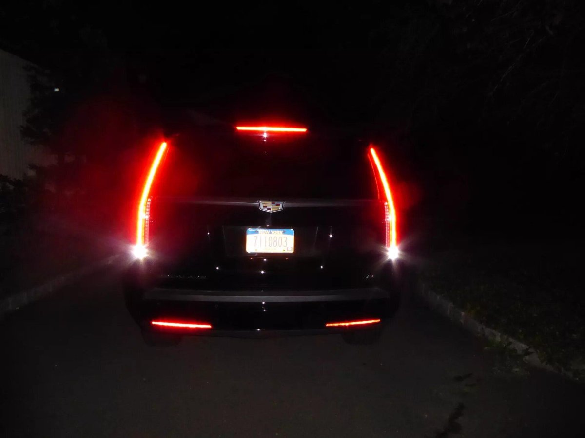 Задний стоп сигнал Cadillac Escalade 2