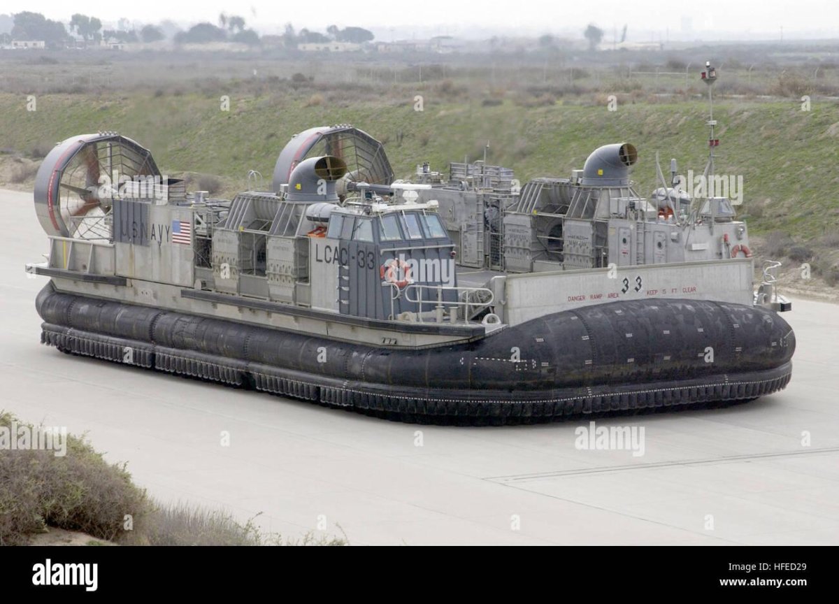 Десантный катер LCAC