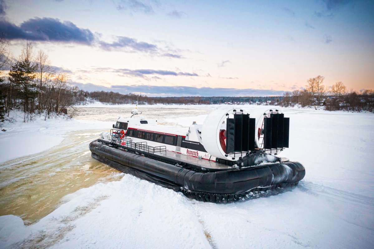 СВП Бирюса на Байкале