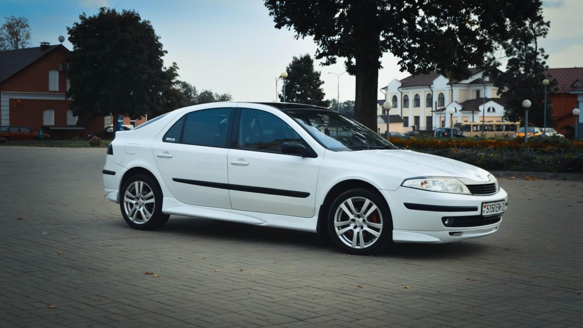 Рено Лагуна 2 белая