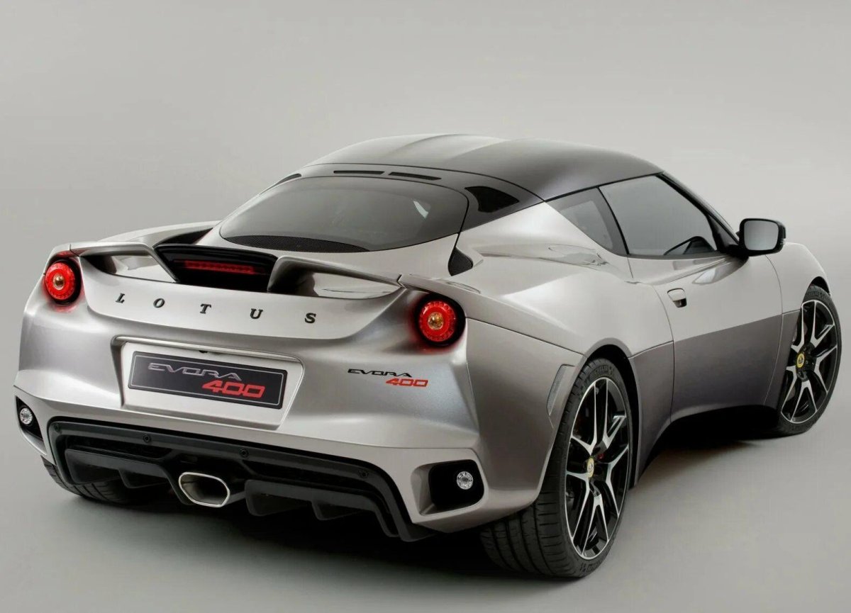 Машина Lotus Evora