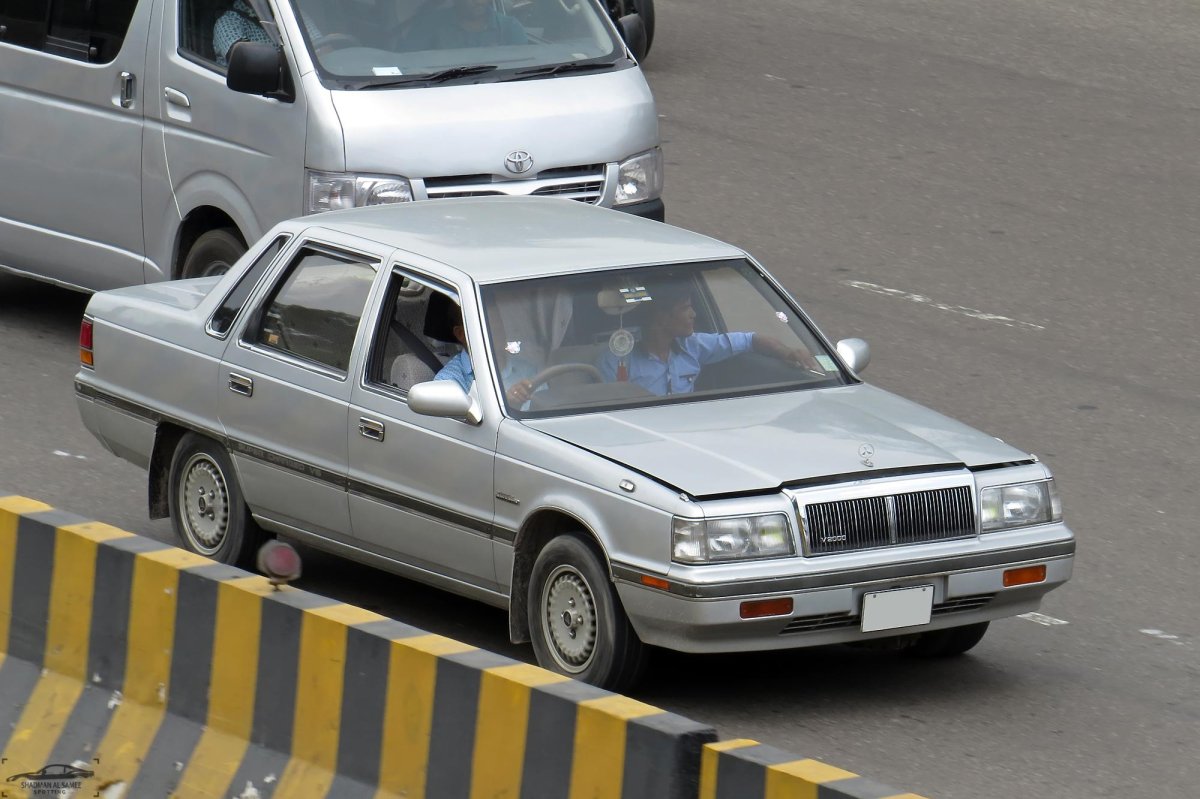 Mitsubishi Debonair v3000 Royal AMG