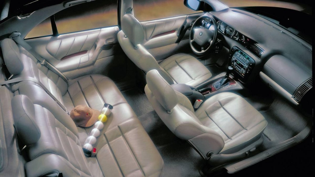 Cadillac Catera салон