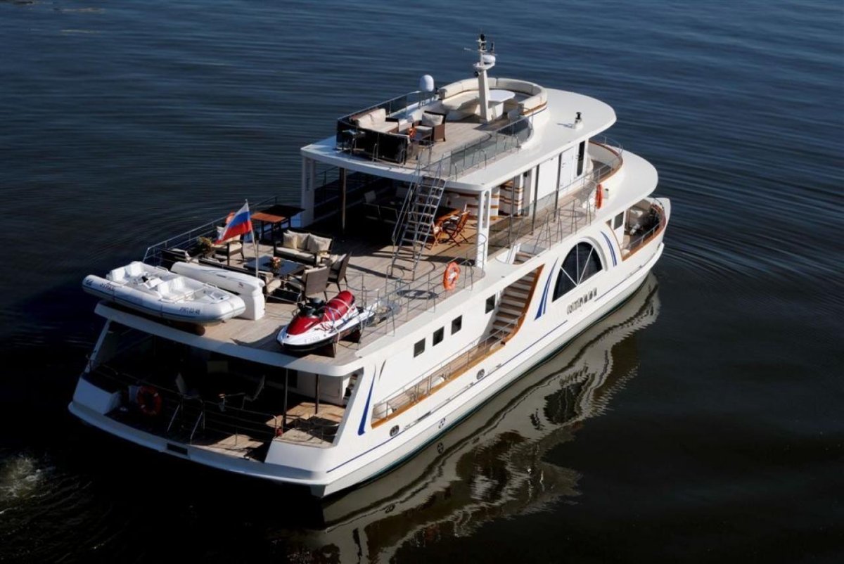 Яхта Отрада Москва