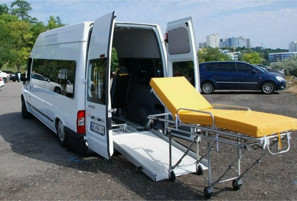 Машина для перевозки лежачих больных
