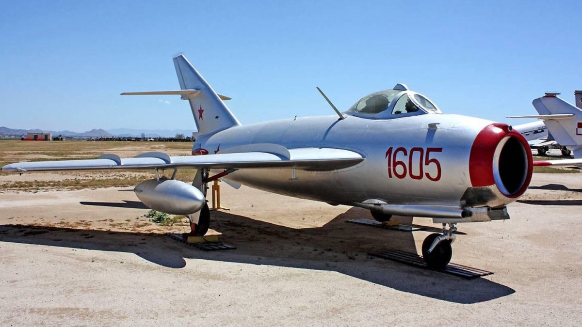 Миг-17 истребитель