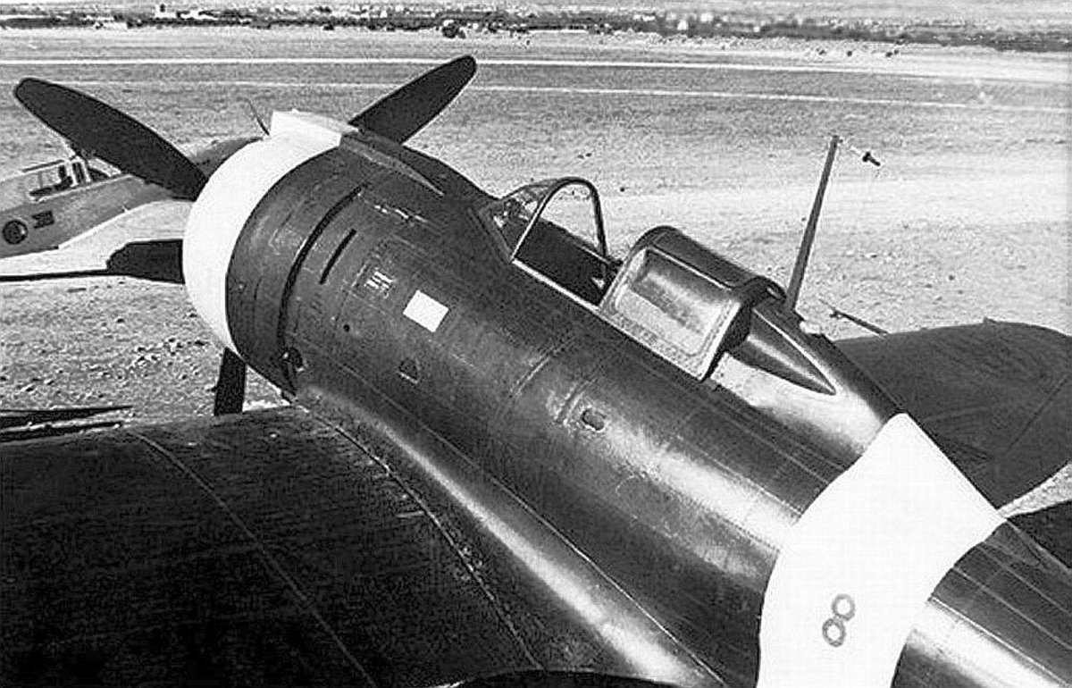 Истребитель Reggiane re.2000