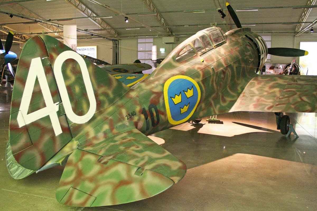 Re2000 истребитель