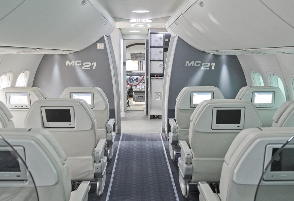 MC 21 300 салон