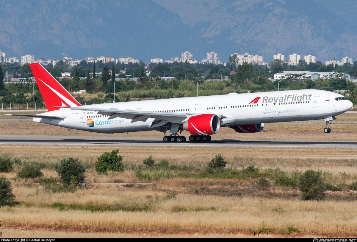 Боинг 777 Роял Флайт