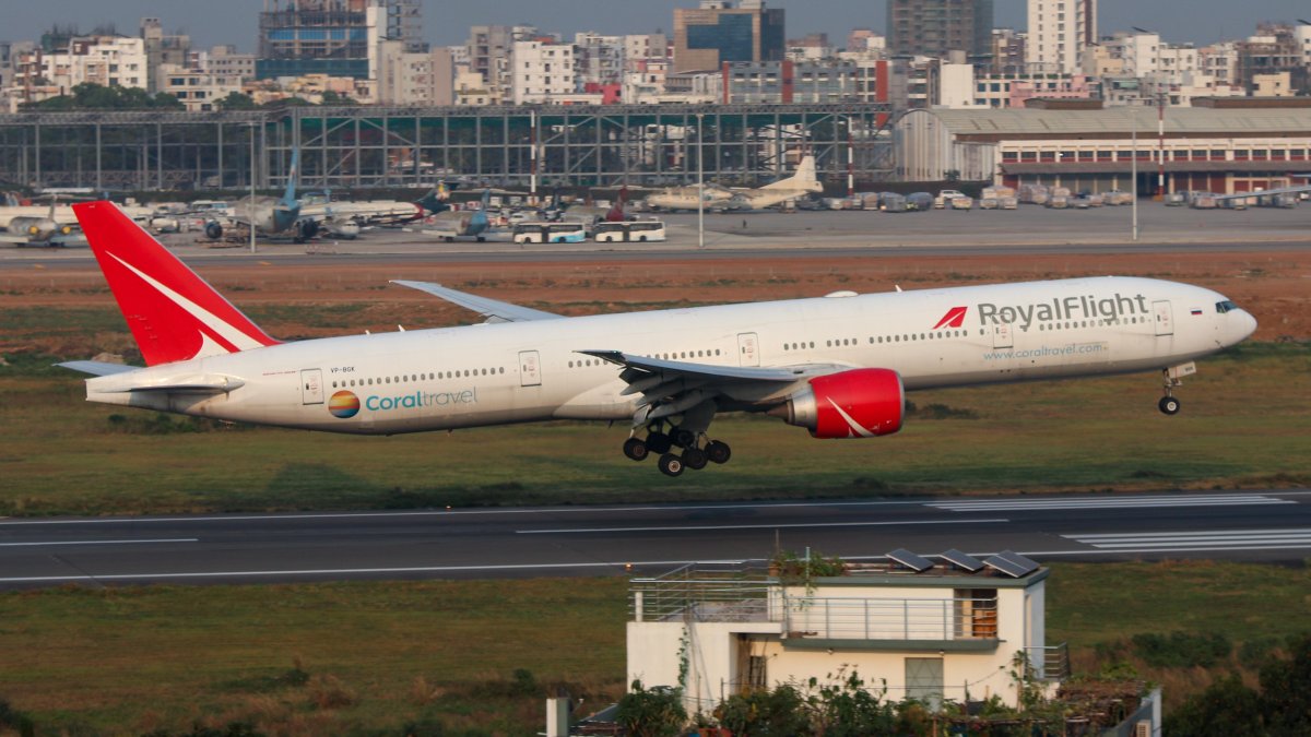 Роял Флайт 777-300er