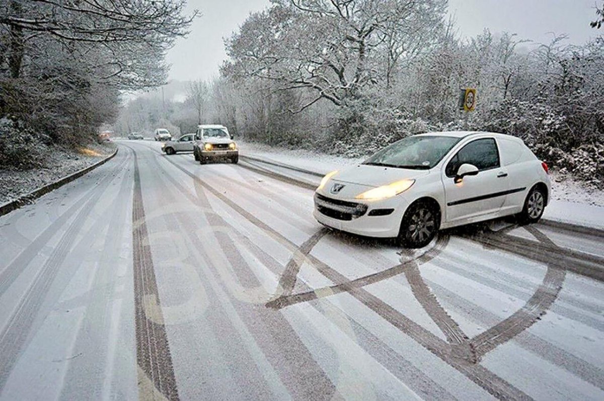 Занос автомобиля зимой