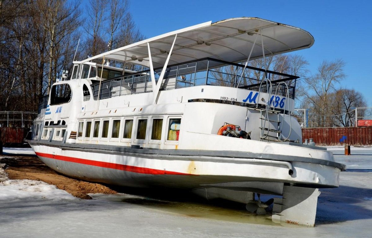 Теплоход Москвич 544