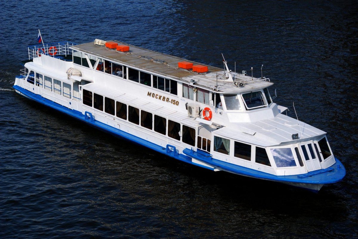 Теплоход Москва 145