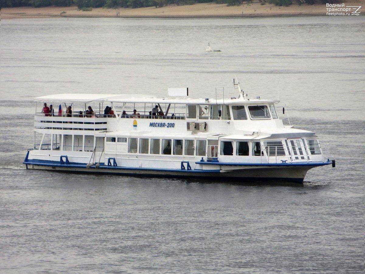 Москва 200 теплоход