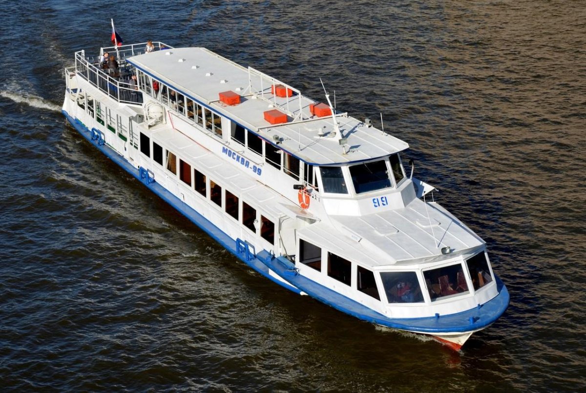 Теплоход Москва 99