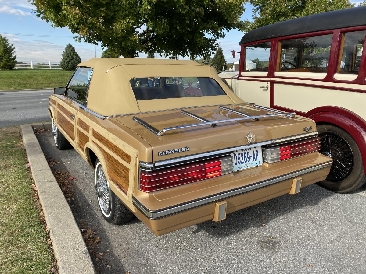 Chrysler Town &amp; Country LEBARON