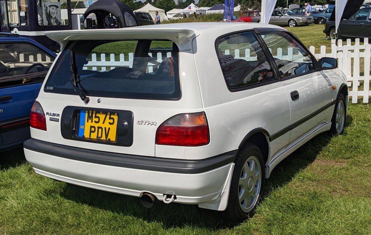 Ниссан Пульсар GTI-R