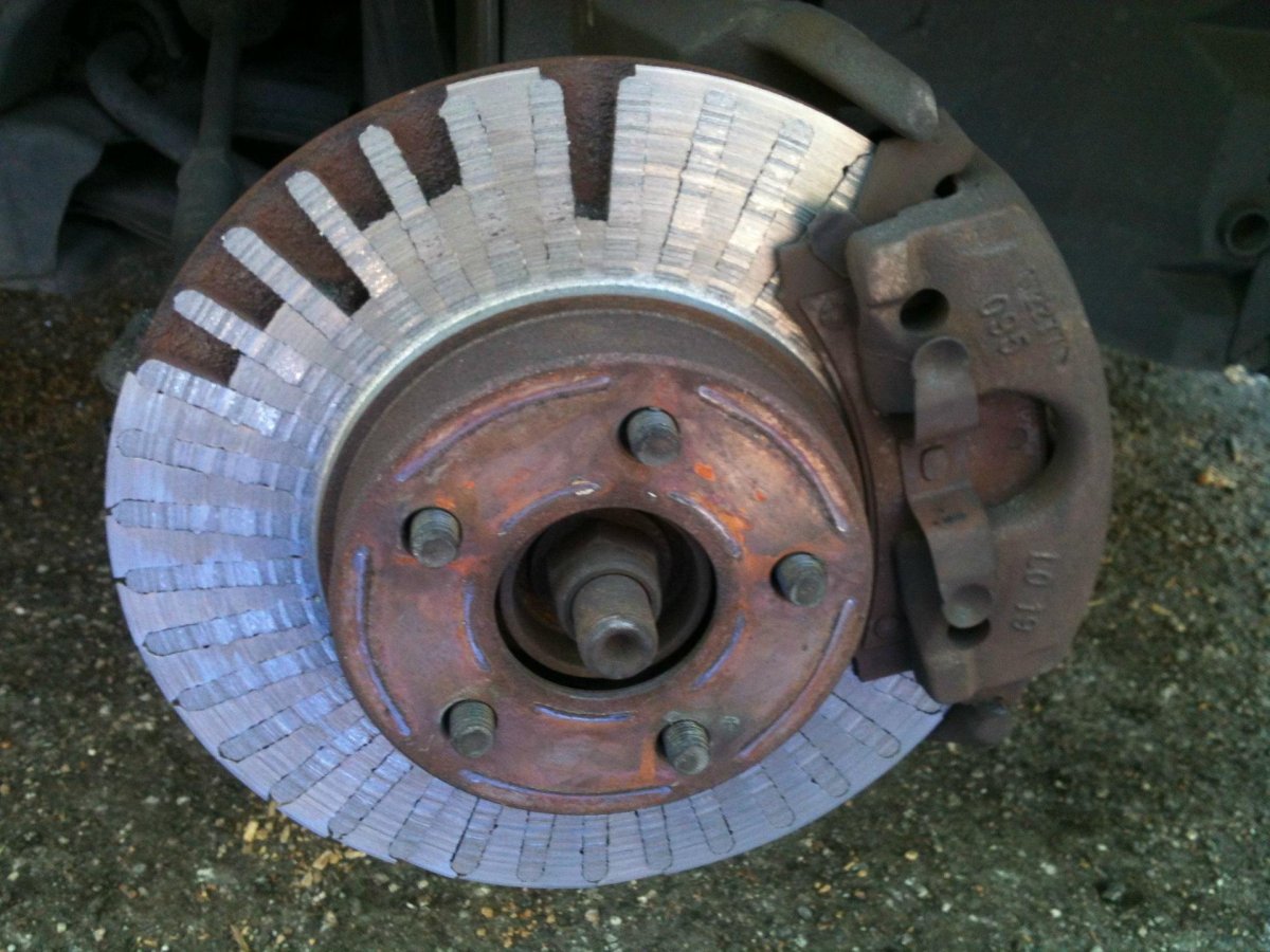 Стертые тормозные диски