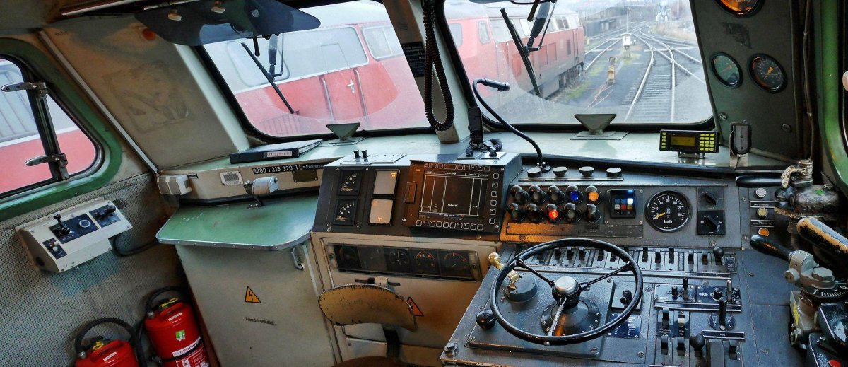 Тепловоз м62 кабина машиниста