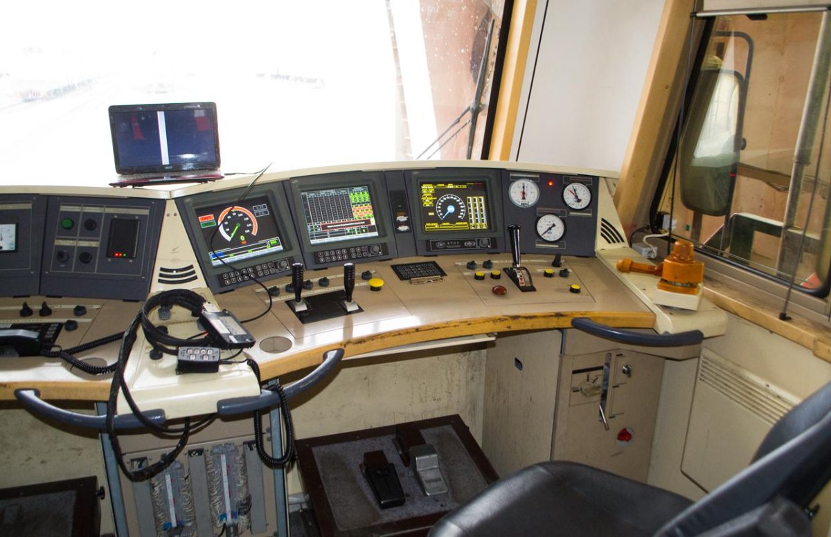 2эс6 кабина машиниста