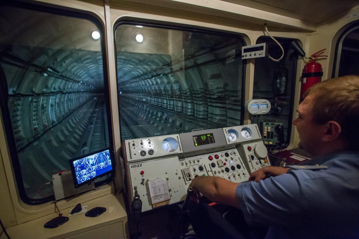 Кабина машиниста метро 40е