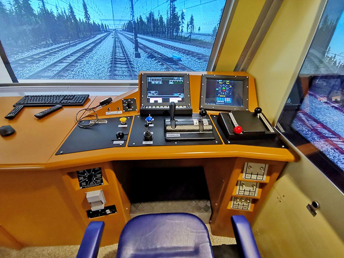 Тэ33а кабина машиниста