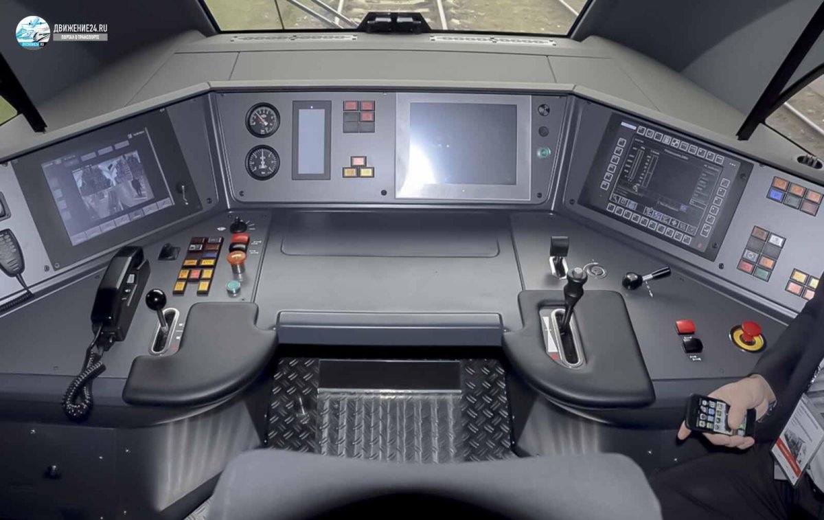 Штадлер эш2 кабина