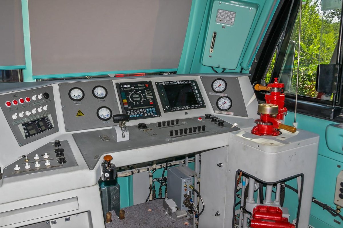 2эс5к Ермак кабина