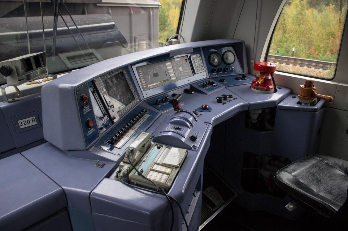 2эс10 гранит кабина