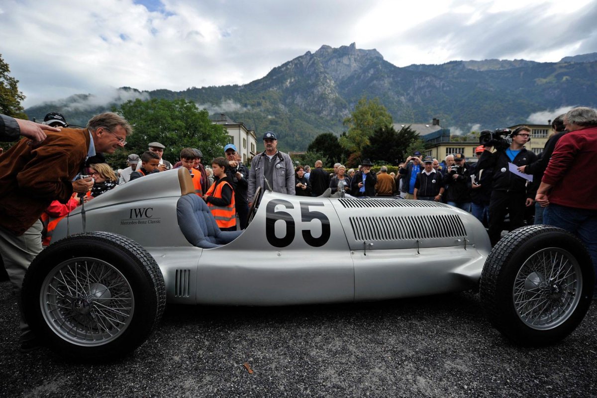 Mercedes-Benz w25 Silver arrow