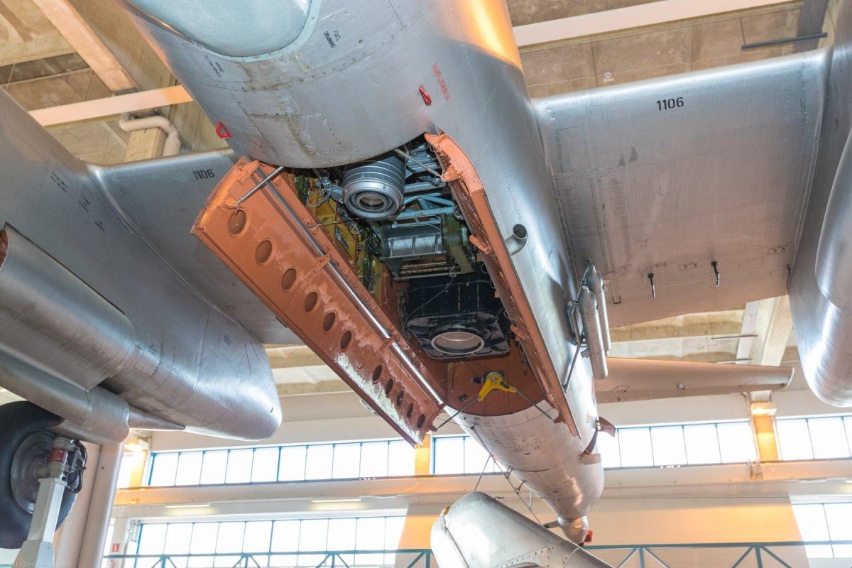 Кабина самолета ил28