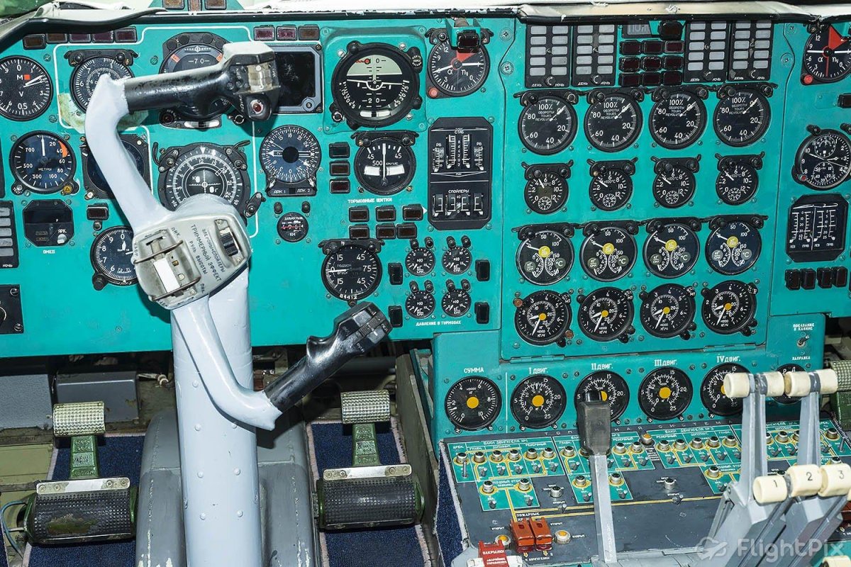 Ил 76 Штурманская кабина