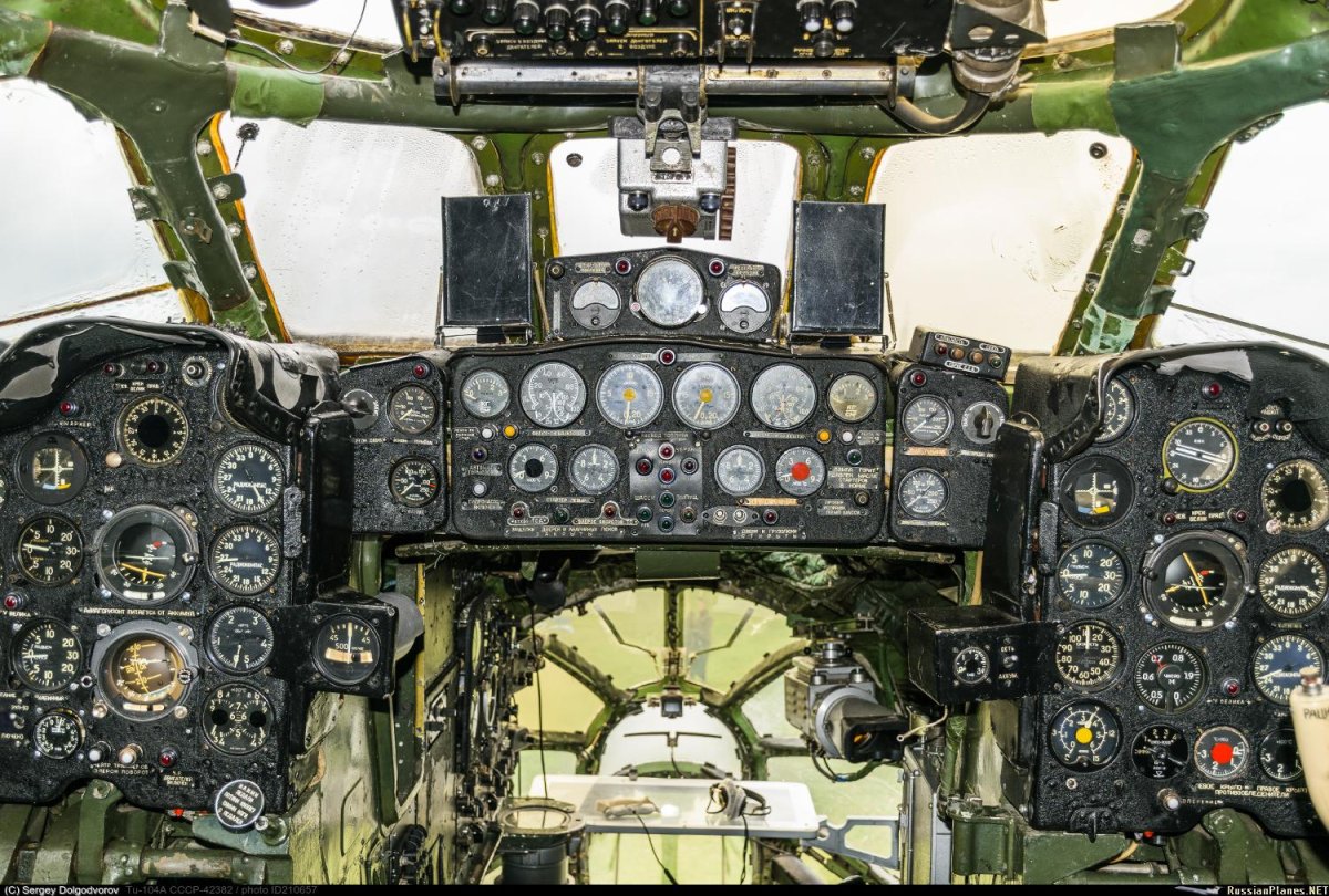 Ту-104 кабина