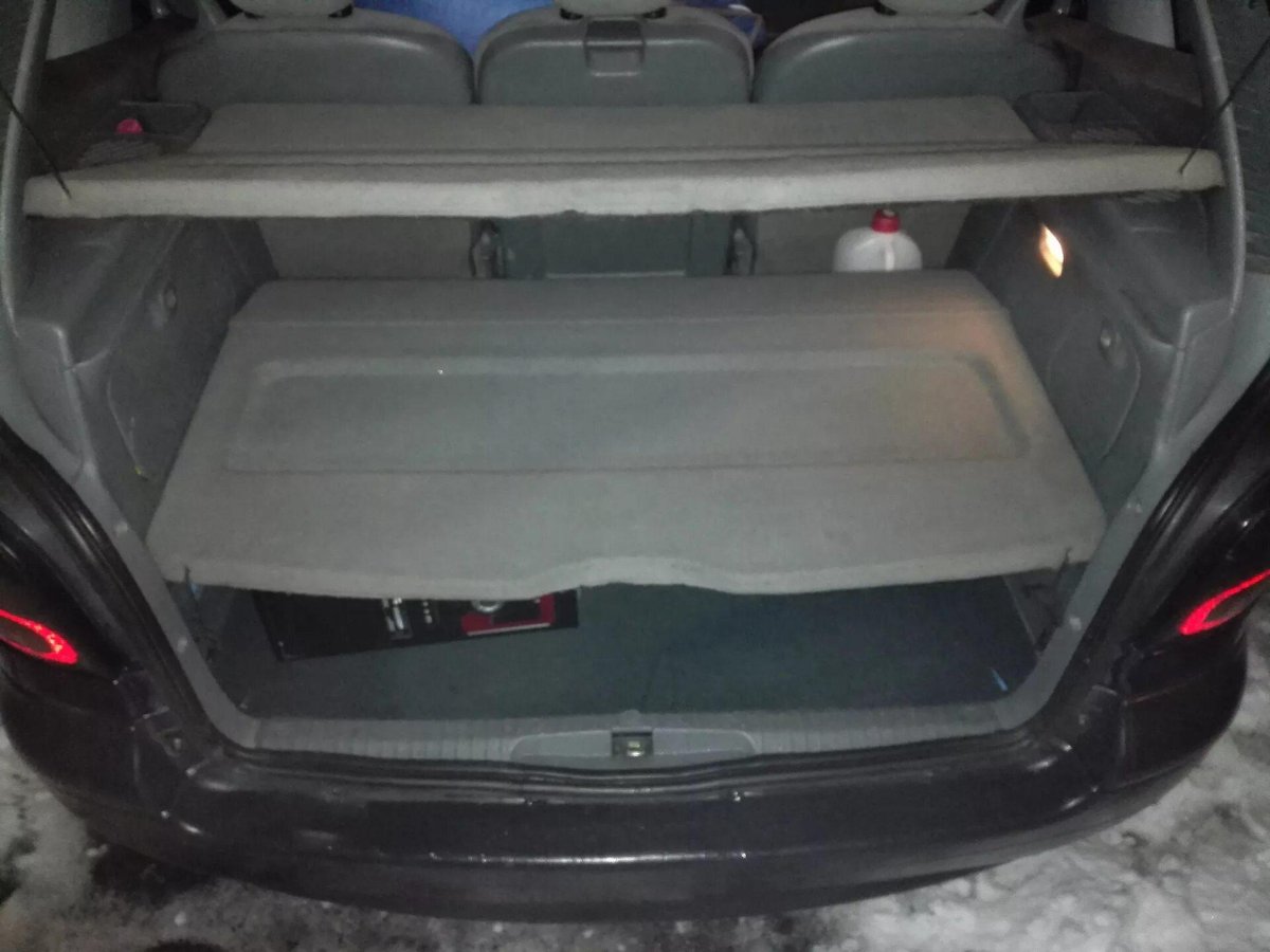 Полка багажника Рено Меган 4 универсал