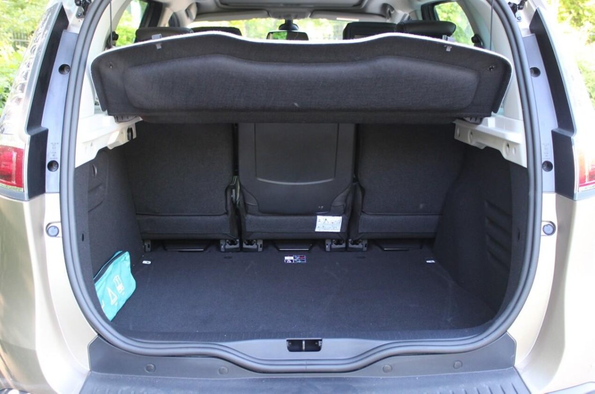 Renault Scenic 3 багажник