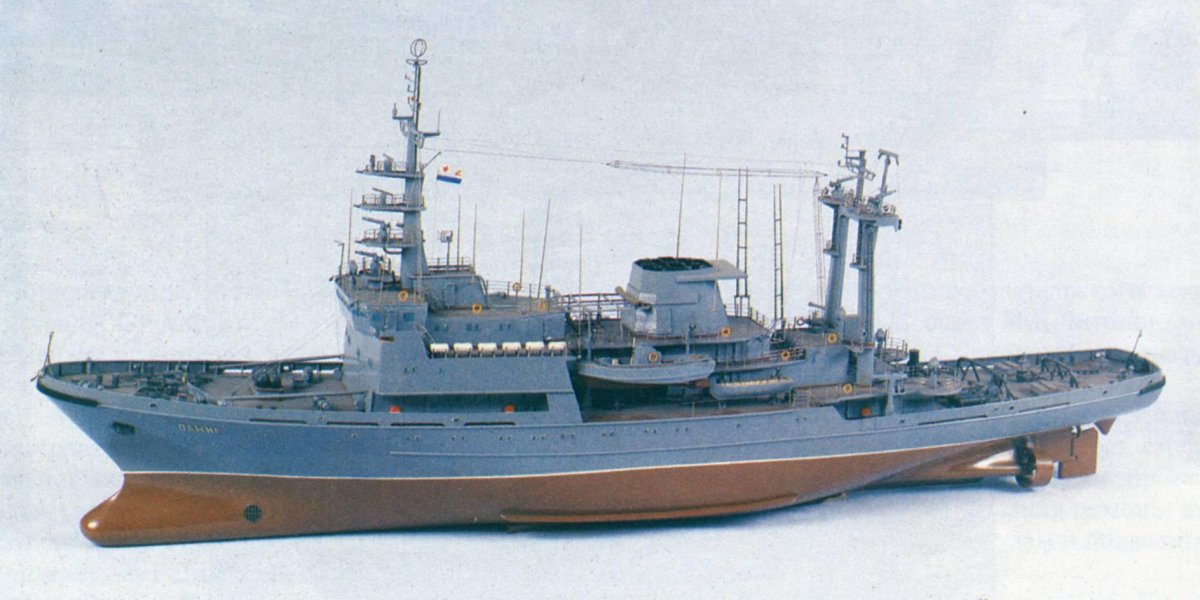 Океанский буксир спасатель Барс 1452