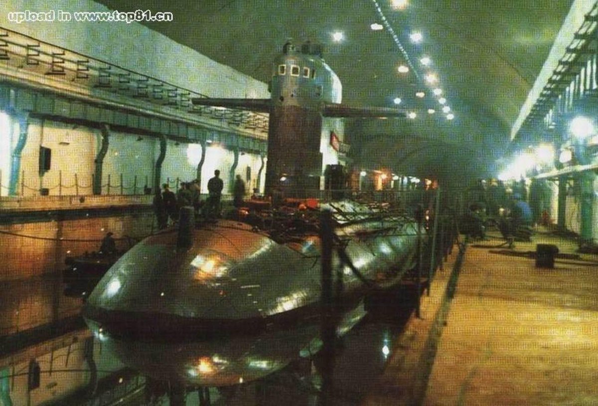 Реакторный отсек атомной подводной лодки