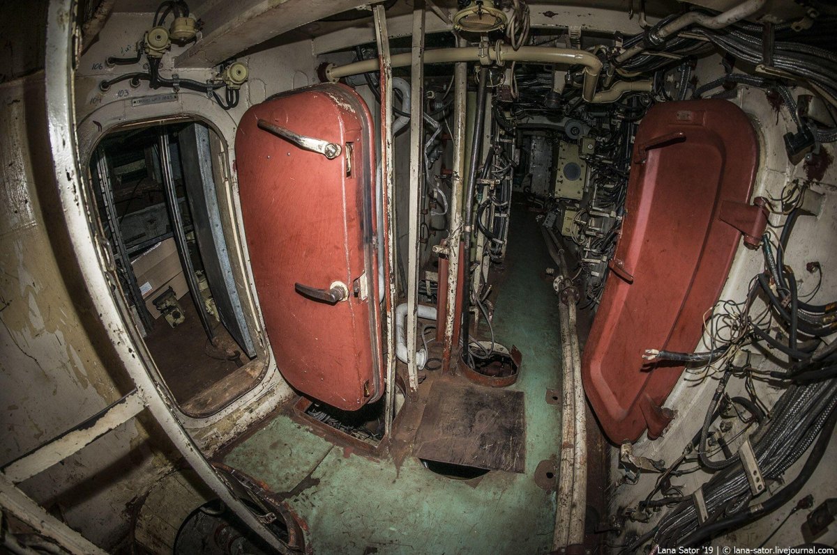 Реакторный отсек подводной лодки к 19