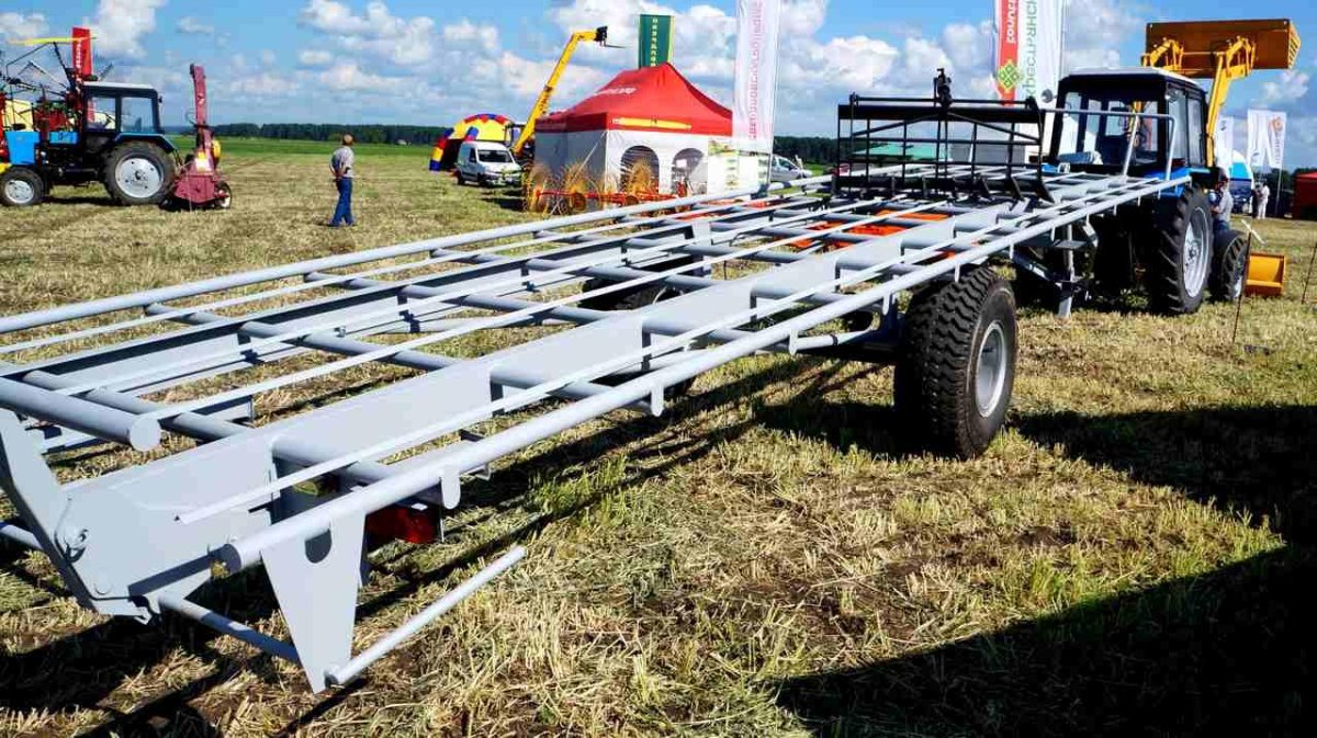 Прицеп-рулоновоз тракторный ПРТ-8