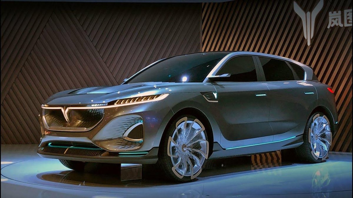 Китайский электромобиль voyah