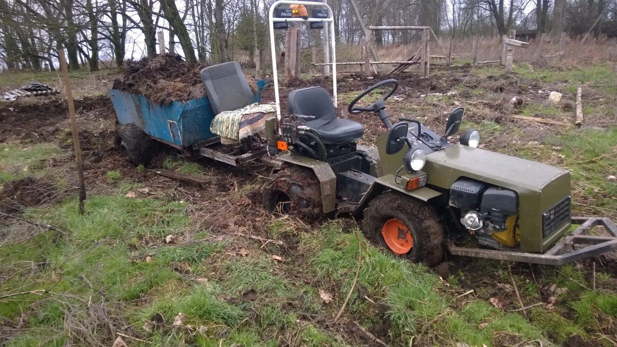 Минитрактор МТЗ 132 С телегой